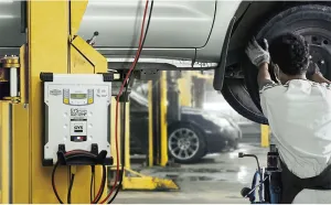 Verkstadsladdare 12V 100A GYS 102.12